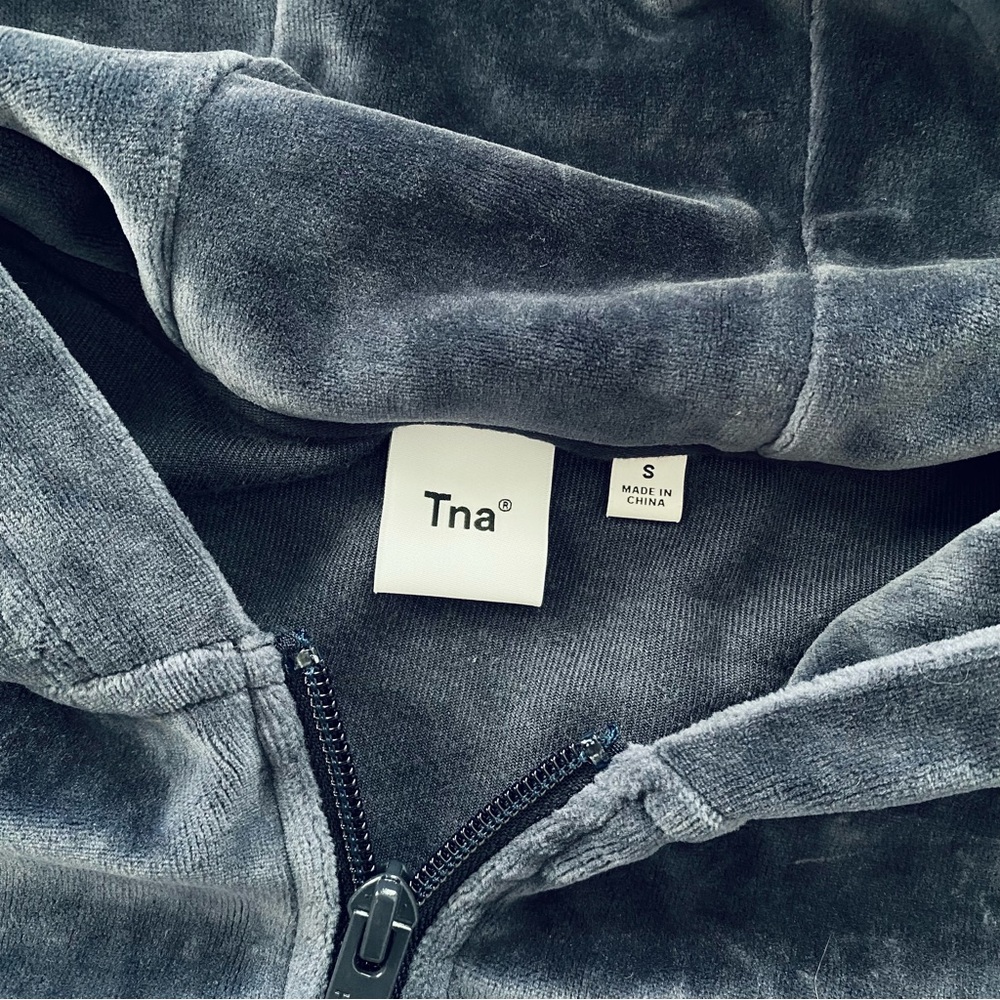 Aritzia Tna On Cloud 90’s Velour Zip Hoodie in Admiral Navy Blue sz Small - Picture 5 of 10